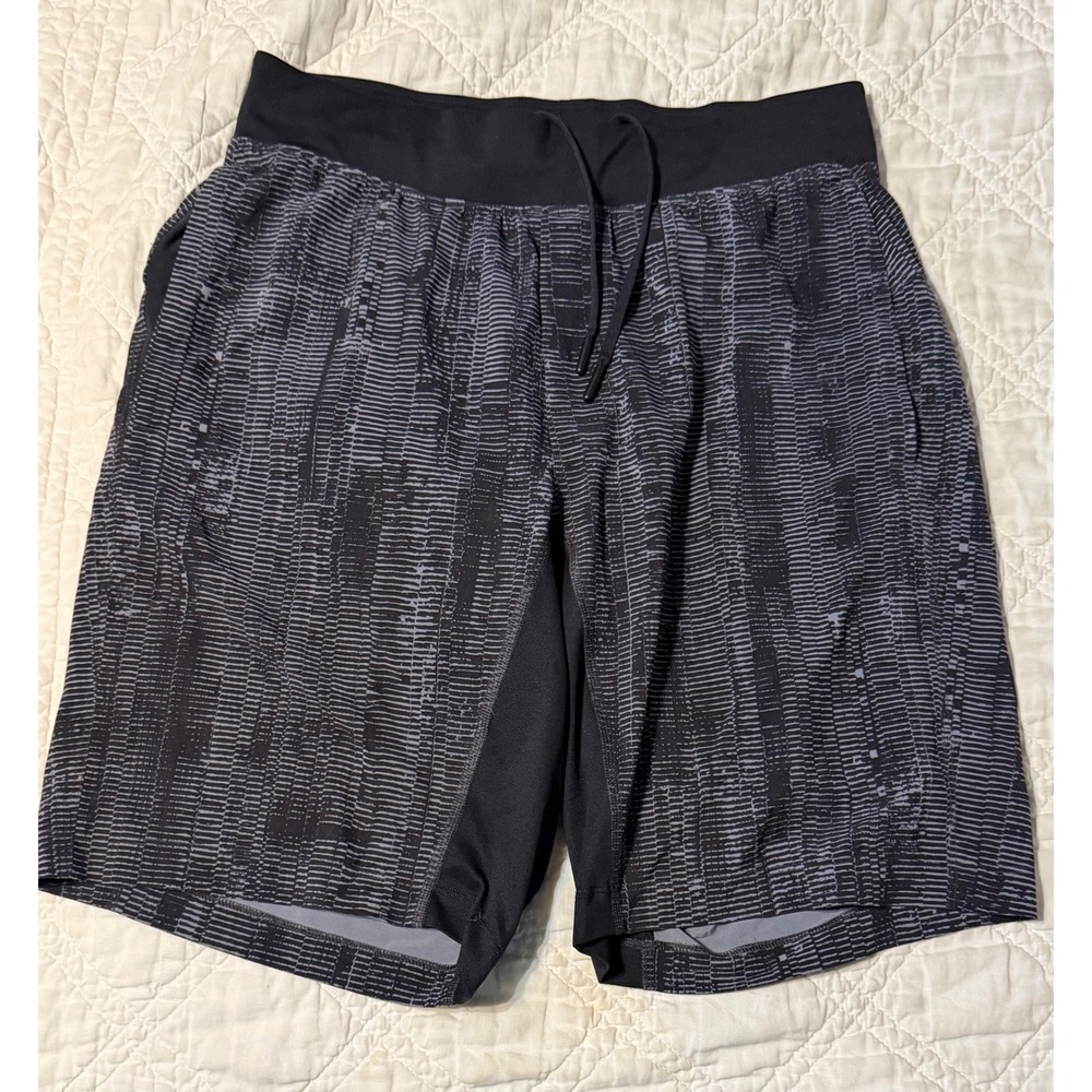 Lululemon The Short Lined Men M Black Grey Linear Glitch Athletic Training Gym